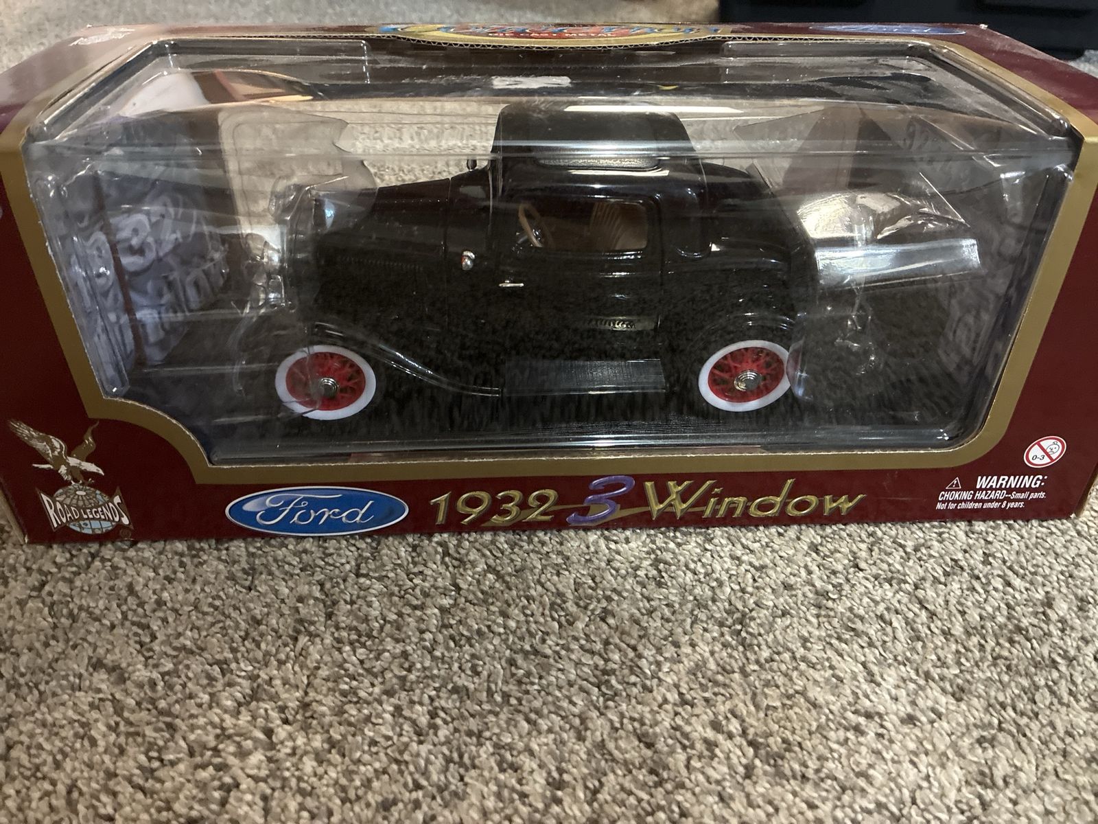 Die cast 1:18 1932 Ford 3 Window model car