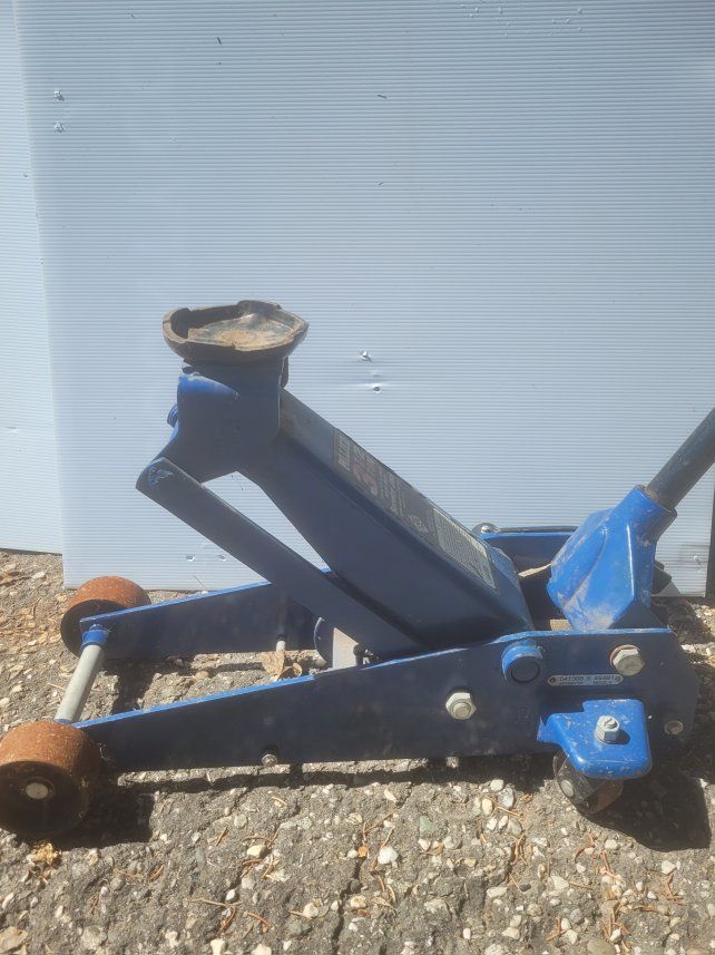 Floor jack