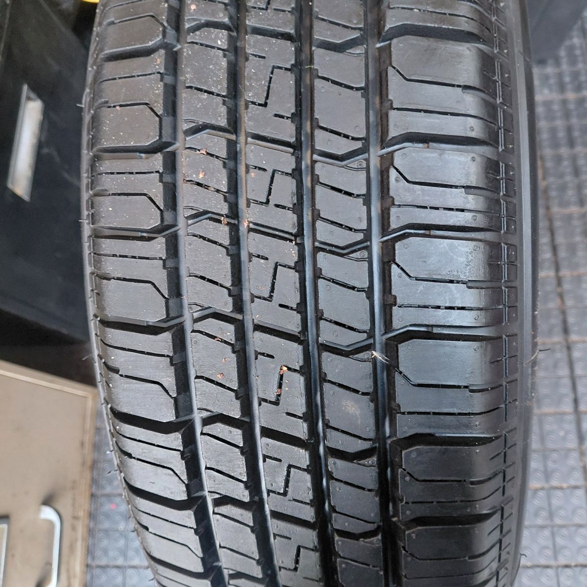 selling one Venezia classic 235x75x15 tire