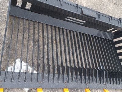 Heavy Duty Skid Steer Rock SLELTON BUCKETAttachment 66" Black