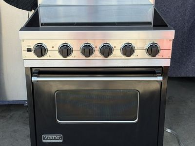 Viking 30” Electric Range - Excellent condition