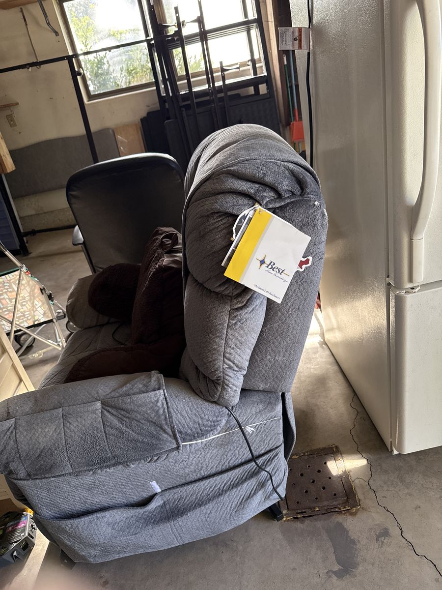 Medium lift recliner