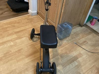 Scooter kneeUnbranded 3- Scooter Walker Mobility Aid Adjustable, Black, like N, Tires breaks. Great C. In