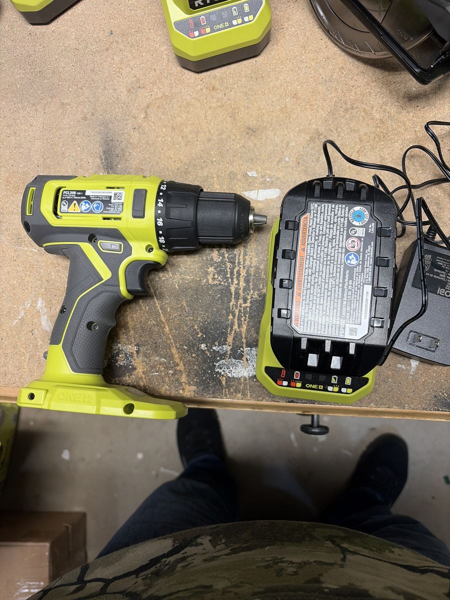 New Ryobi 1/2 Drill/driver Kit