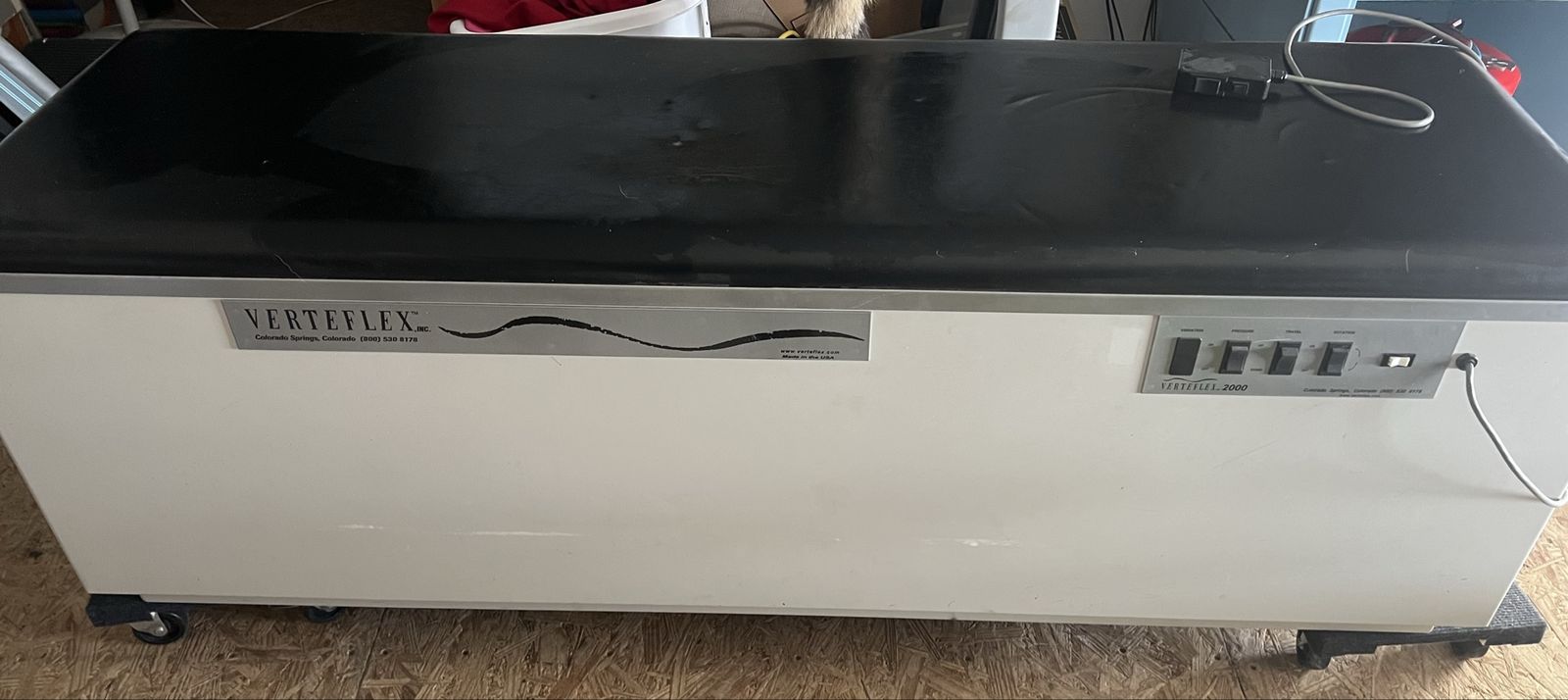 Electric massage table