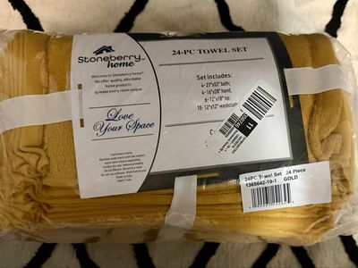 Brand new 24 piece towel set