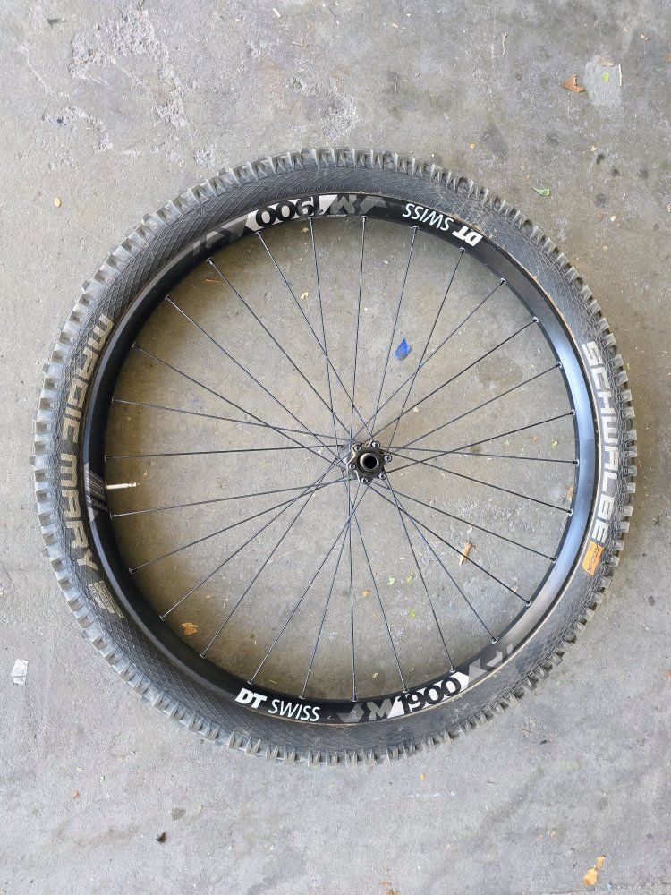 DT Swiss M1900 29 inch wheels with Schwalbe Tire