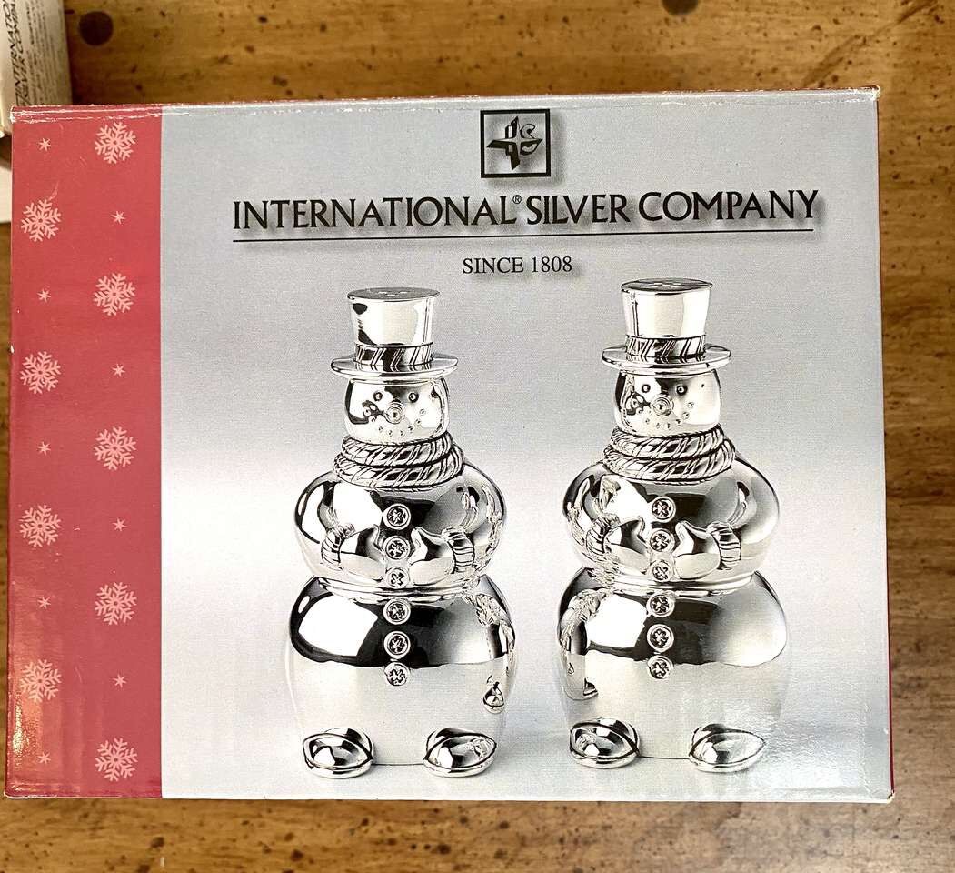BRAND NEW - International Silver Company Snowmen Salt & Pepper SET - Must C Photos