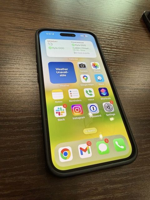 Apple iPhone 14 Pro Max 256GB - WITH high-end standing case!