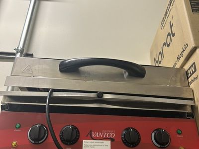 Selling 23 Electric Salamander Grill