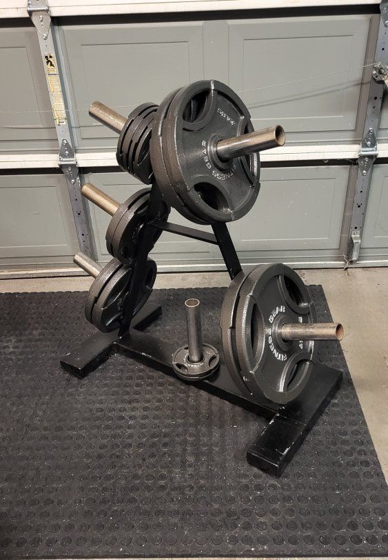 Weights 255 pounds