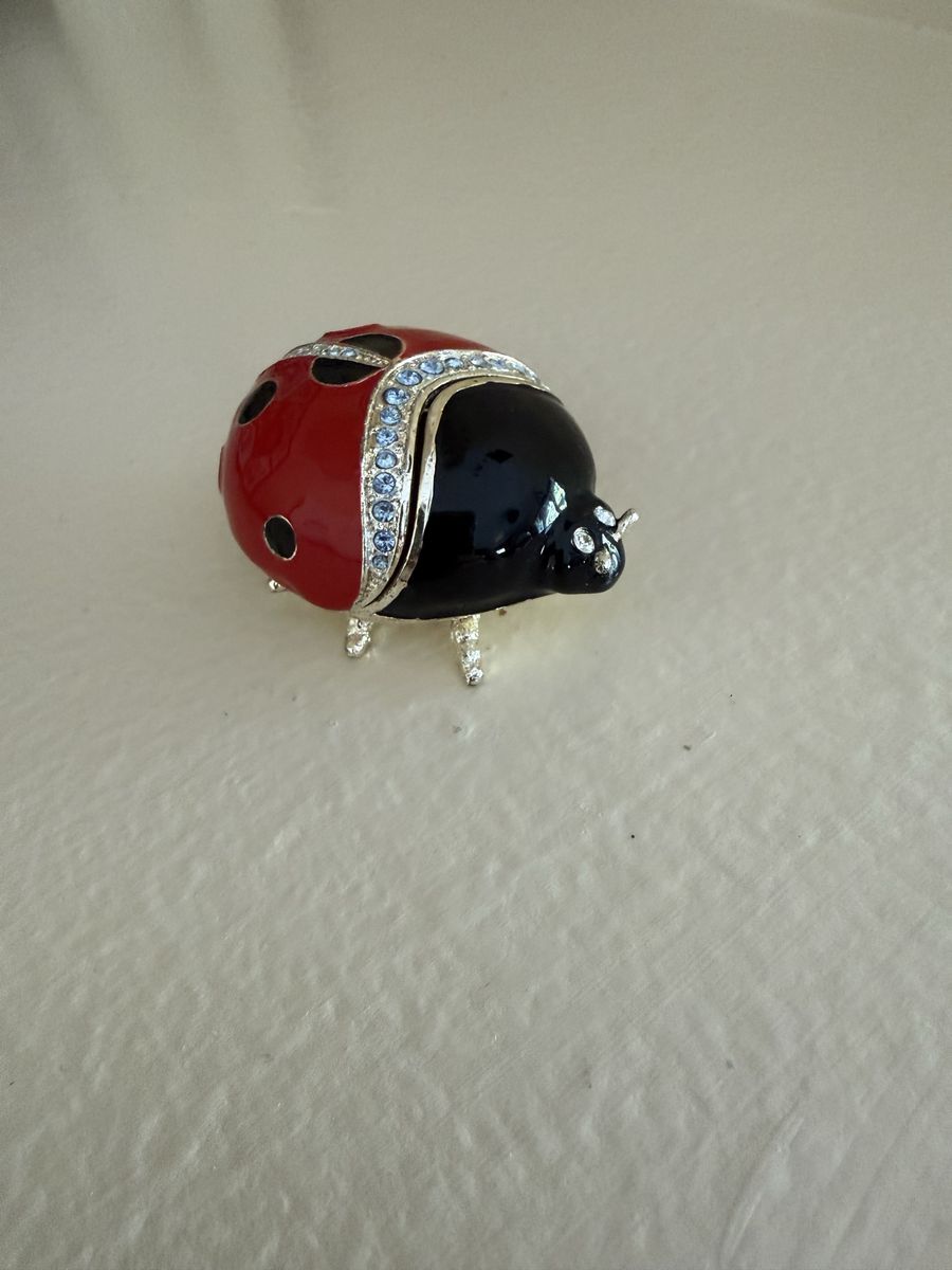 Main image 3