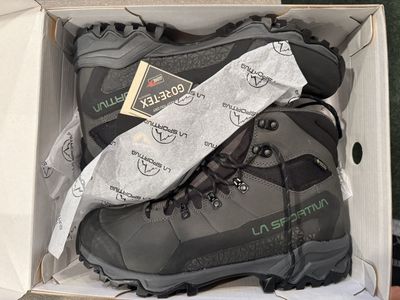 LA SPORTIVA HIKING BOOTS