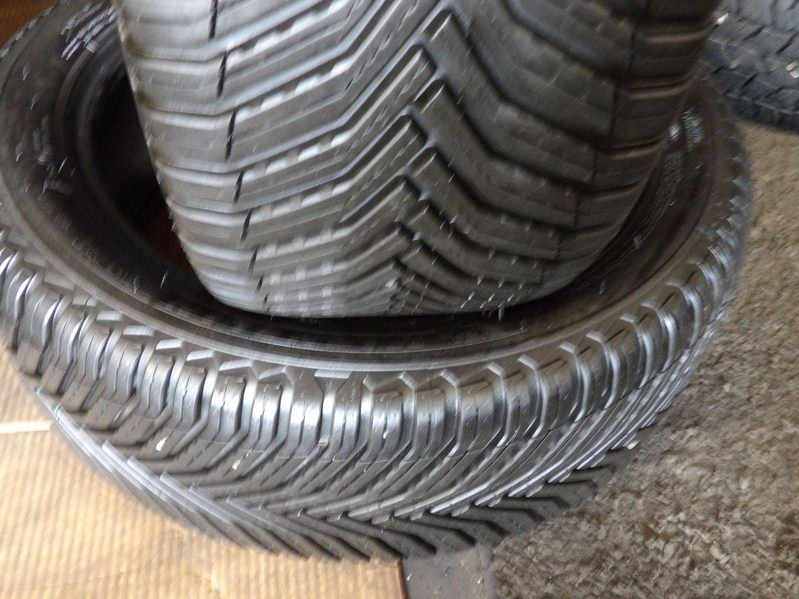 245/45R19 MICHELIN CROSSCLIMATE 2 PAIR OF TWO USED TIRES