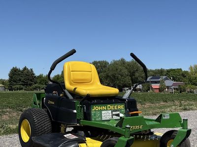 John Deere Z335E Zero Turn Mower – 42” Deck – 117 Hours