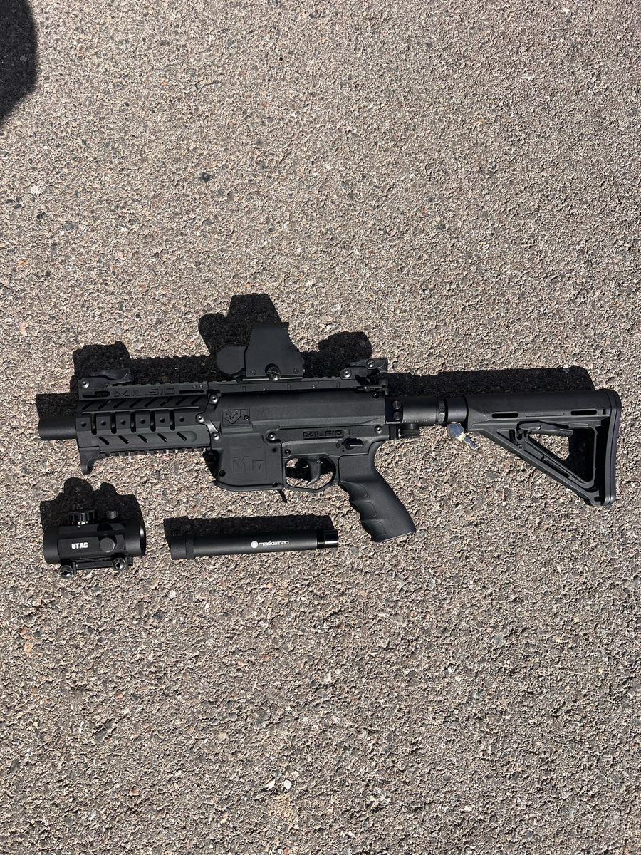 Milsig M17 SMG Paintball Marker with Extra Optics and Barrels