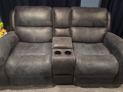 Beautiful almost new love seats