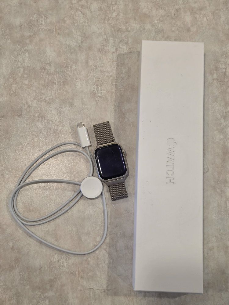 Apple Watch Series 8 45mm GPS