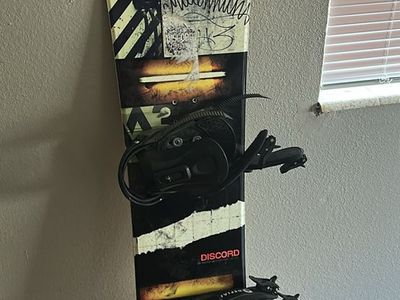 Snowboard and bindings