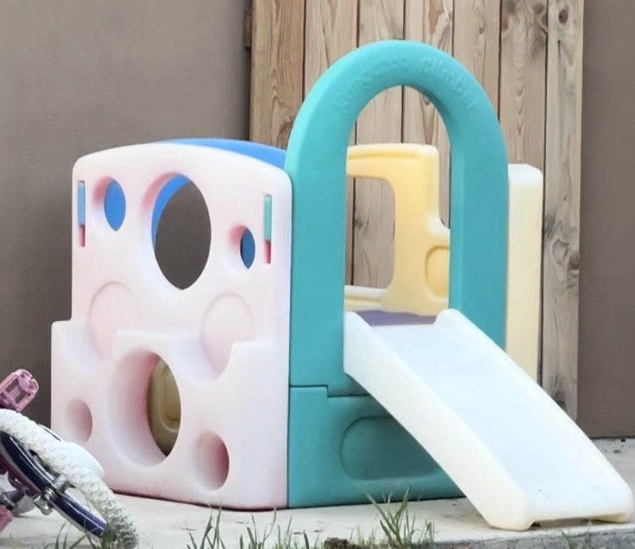 Main image 6