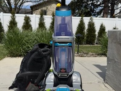 BISSELL ProHeat 2X Revolution Pet Pro Carpet Cleaner – Good Condition, All Parts Included