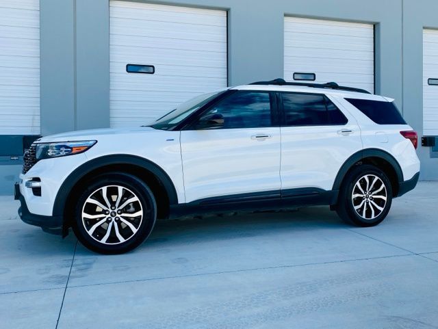 2024 Ford Explorer ST-Line