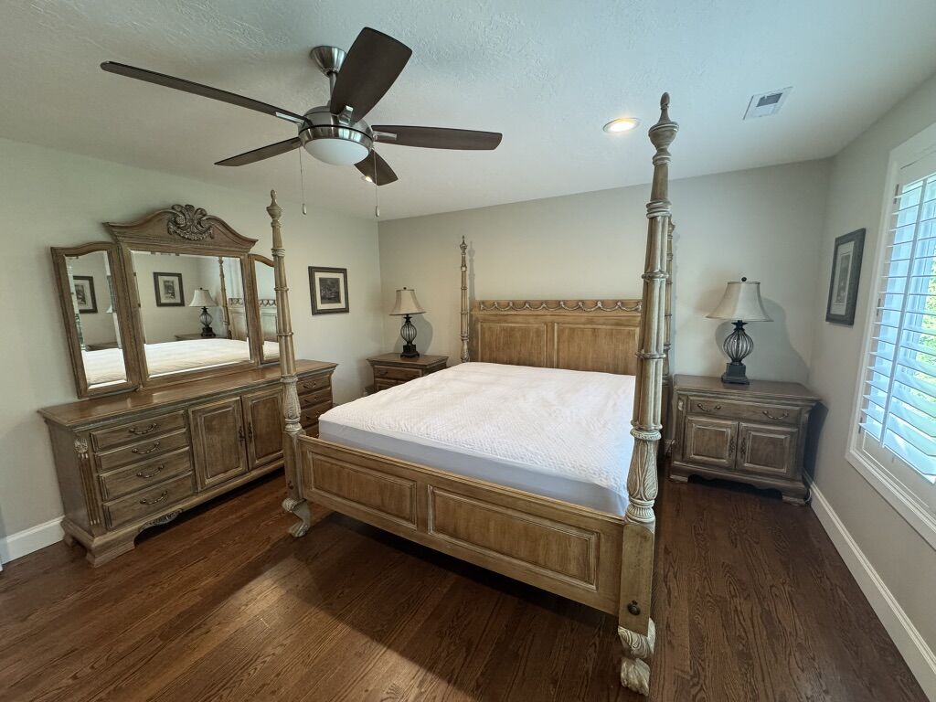 6 pc Pecan Wood King Size Bedroom Set By Lexington