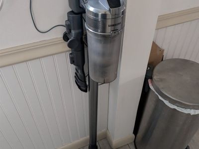 Samsung Jet 75+ Cordless Stick Vacuum with Charging Station and Accessories