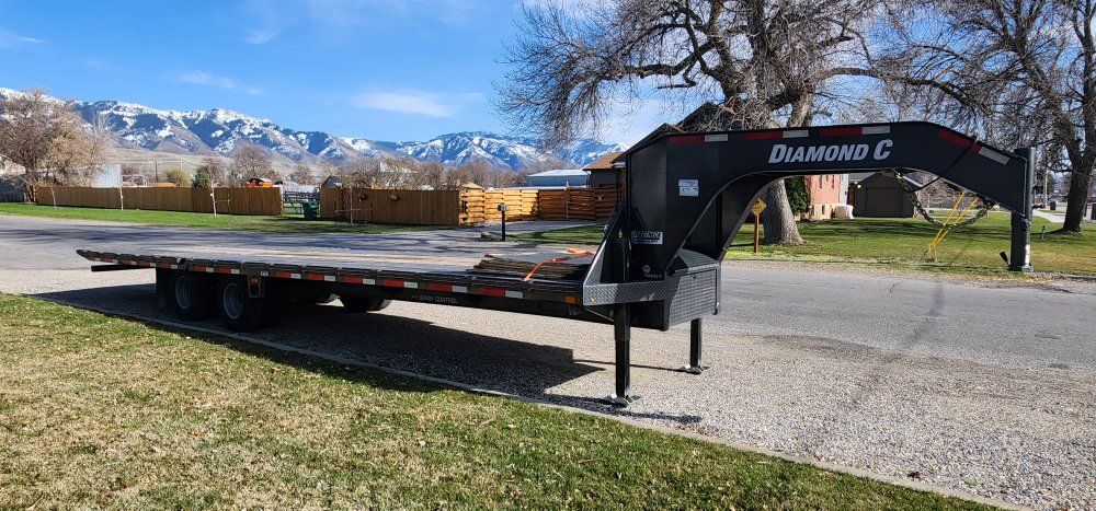 2020 Diamond C 32' 25,900 gvrw