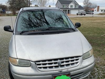 2000 CHRYSLER TOWN AND COUNTRY LXi