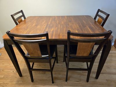 High Top Expanding Table