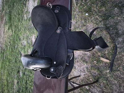 New Black Abetta Endurance Saddles