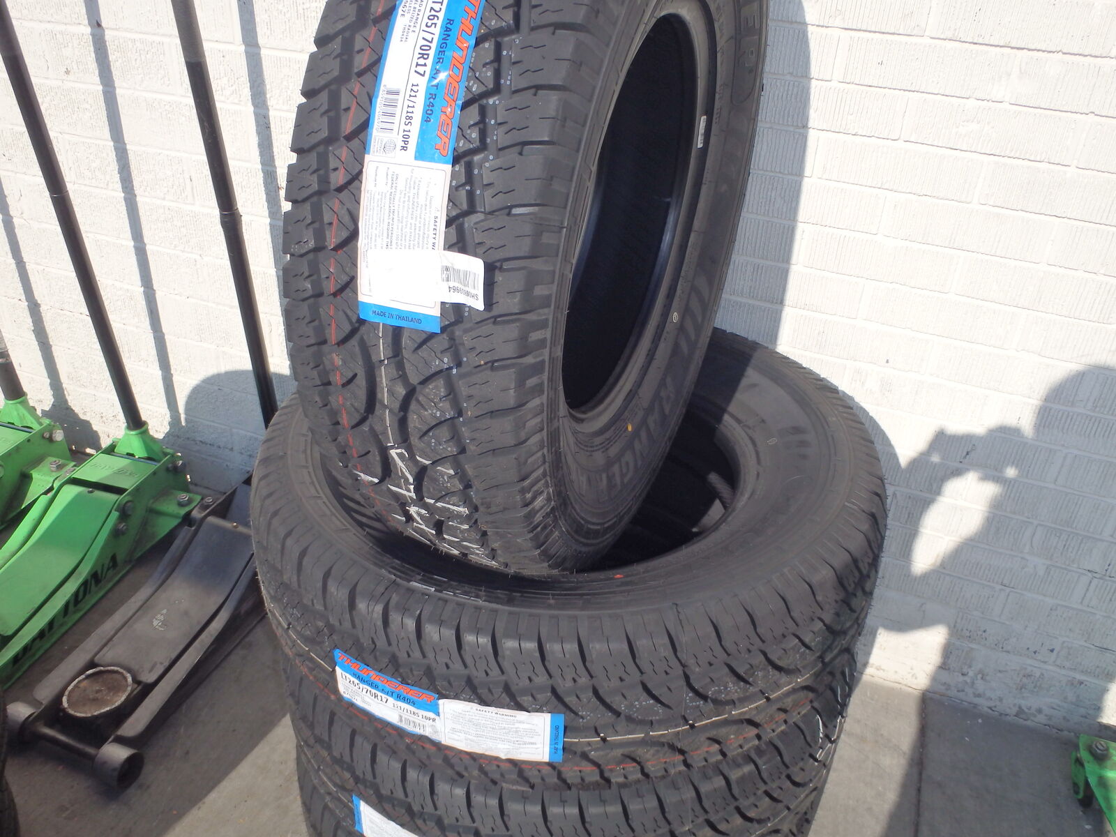 265/70R17 THUNDERER RANGER A/T R404 SET OF BRAND NEW TIRES