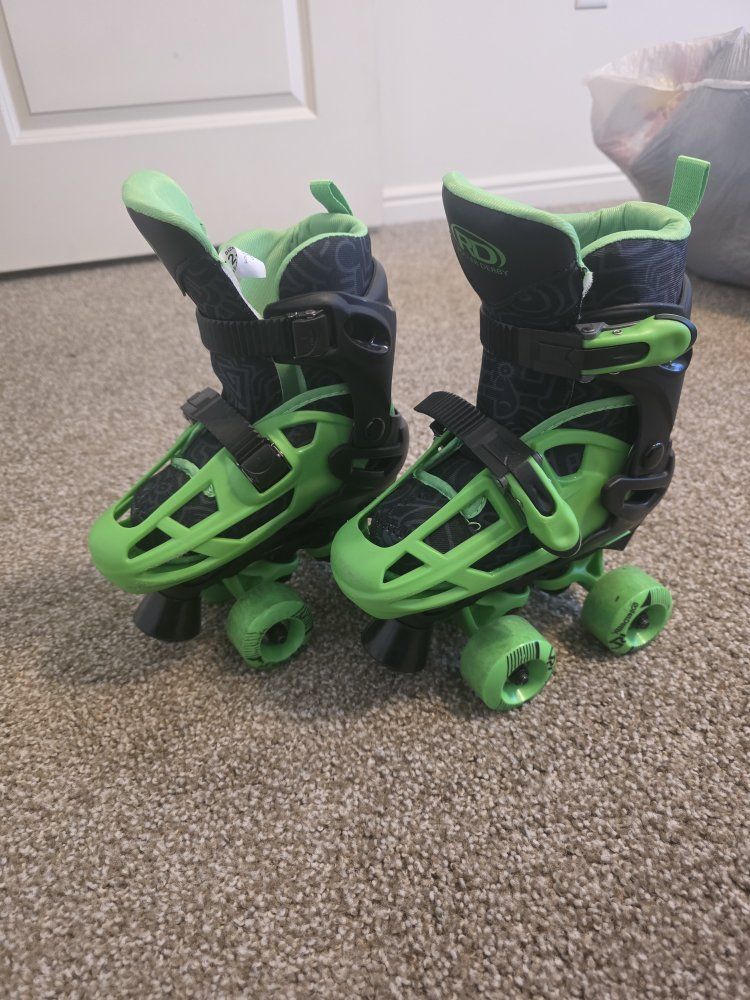 Roller Derby Adjustable Quad Skates Green Black Size 12-2