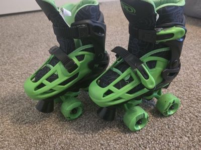 Roller Derby Adjustable Quad Skates Green Black Size 12-2