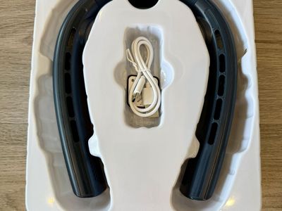 Bladeless Neck Fan, Navy Blue– Open Box Never Used – USB-C – Original Box – Lehi