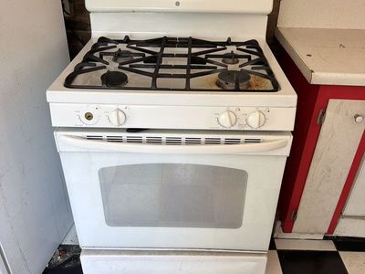 GE White Gas Range Oven - Works Great, plenty of Wear & Tear