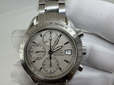 Omega Speedmaster Date 40mm Silver Dial – Ref. 3211.30