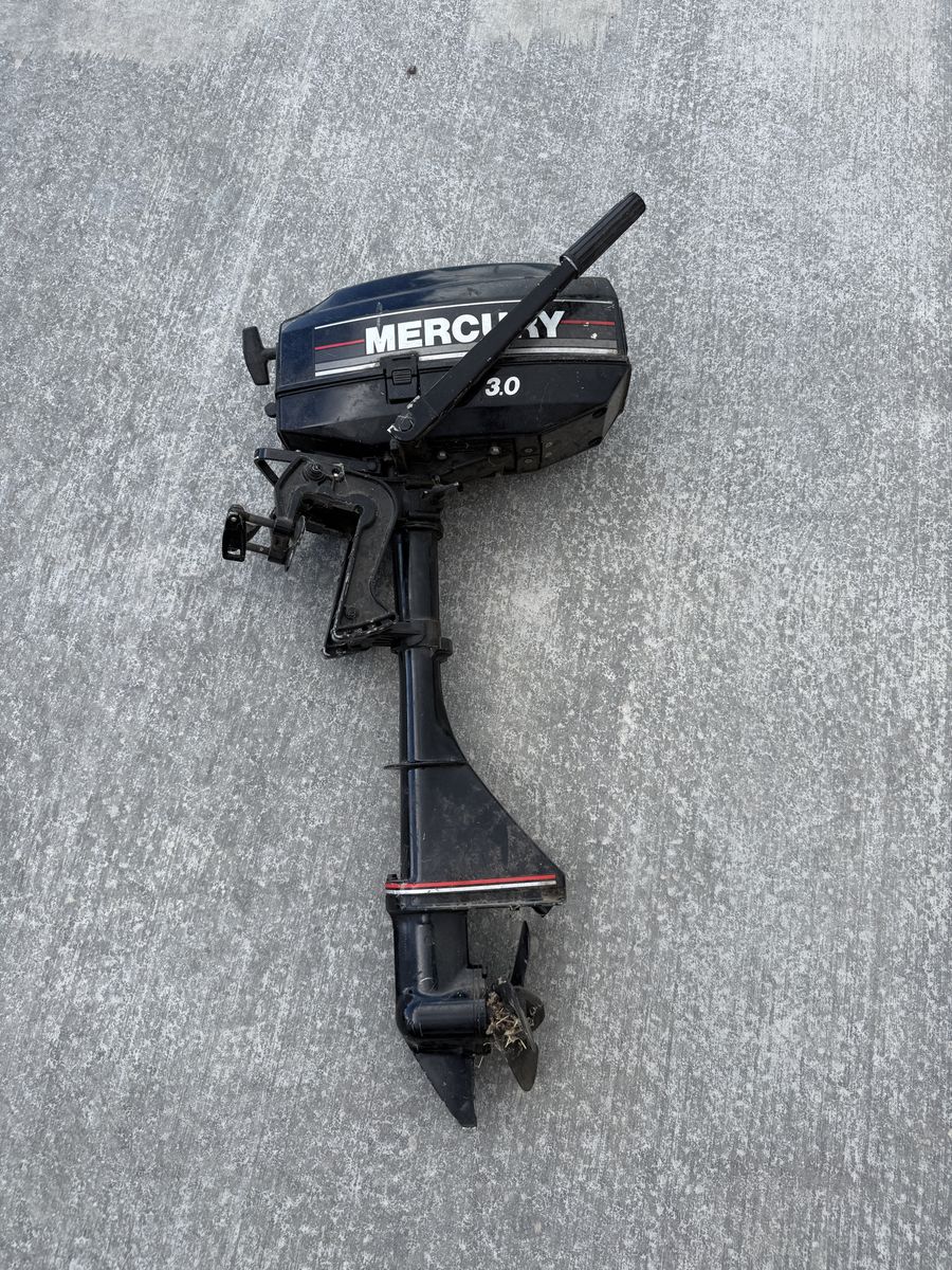 Mercury 2 stroke outboard motor 