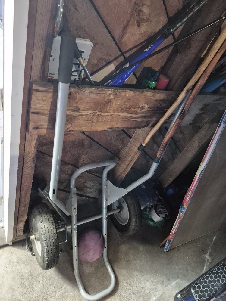 Wheel barrel frame and wheels.