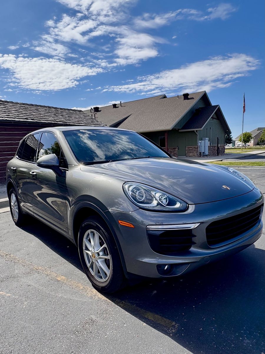 2016 Porsche Cayenne Base