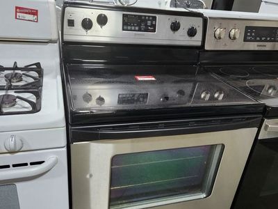 GREAT WHIRLPOOL STAINLESS STEEL GLASS TOP RANGE! W-WARRANTY