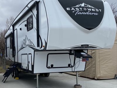 East West Tandara Tandara 5th Wheel - 2021 Outdoor Kitchen, Awnings