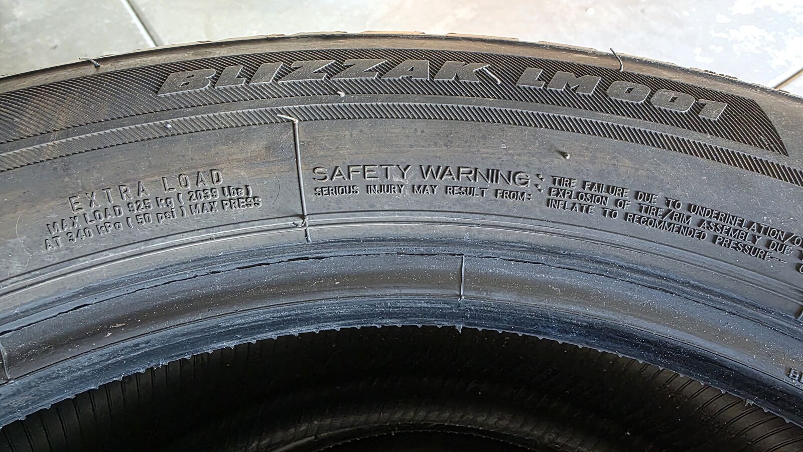 Blizzak LM001 245/50 R19 Set of 4 Bridgestone Performance Winter / Snow tire