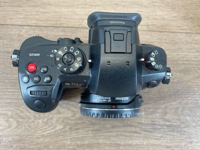 PANASONIC LUMIX DC-GH5S 4K 10.2MP MIRRORLESS CAMERA FOUR THIRDS BODY + EXTRAS #WCP038091
