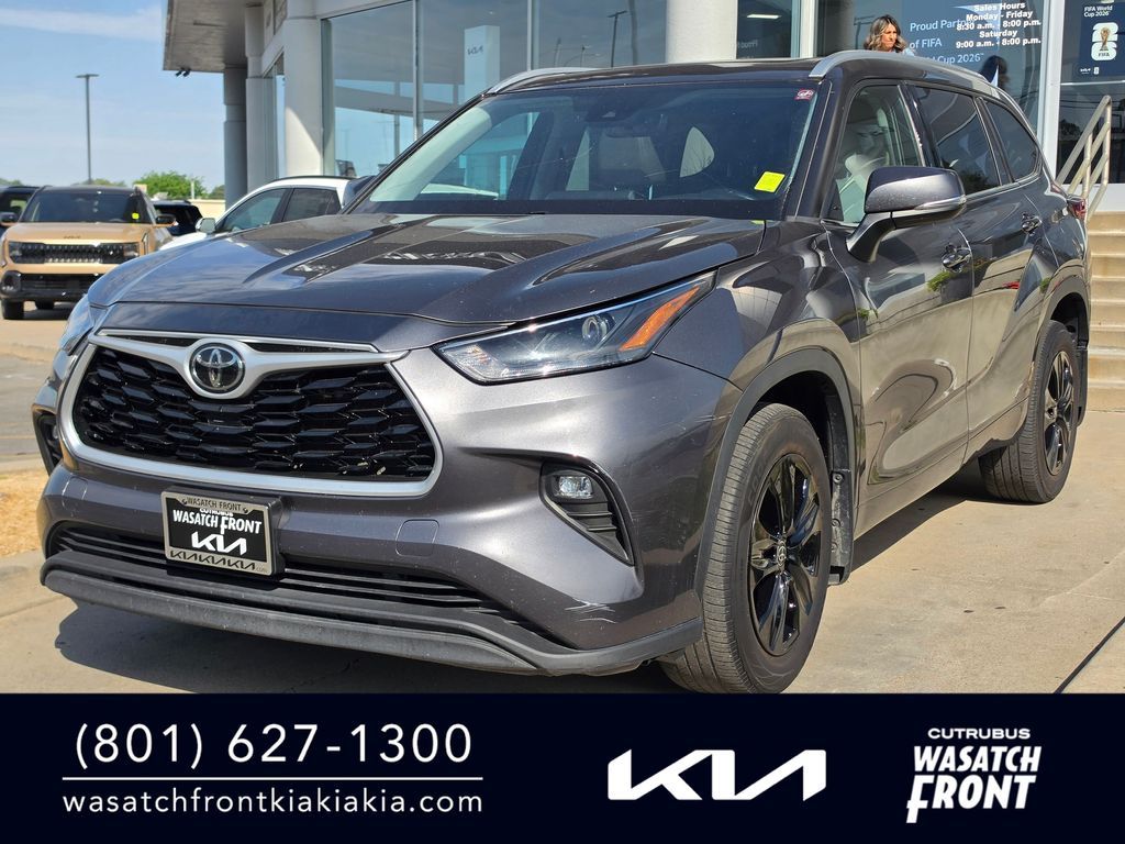 2022 Toyota Highlander XLE