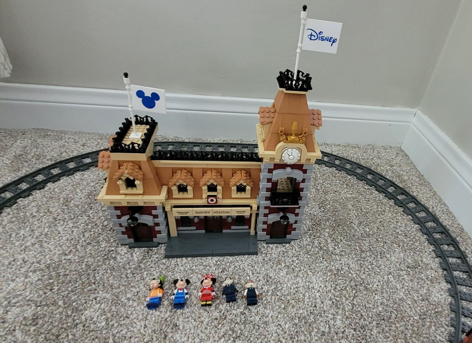 Main image 3