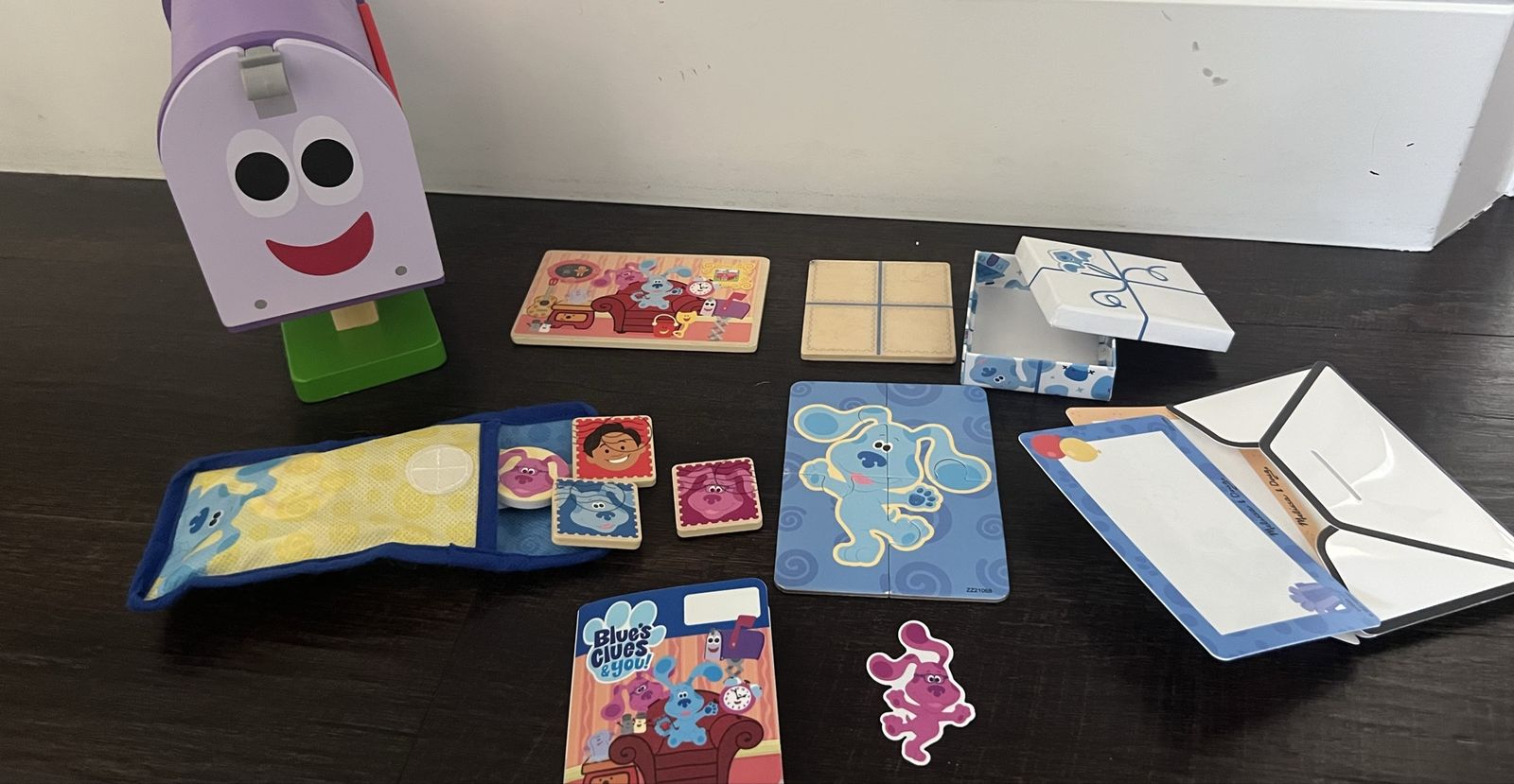 Kids toy mailbox set
