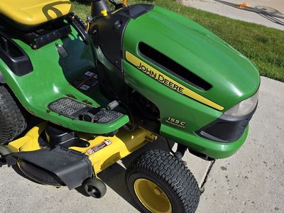 John Deere Lawn Tractor 155c with 25hp Briggs & Stratton V-Twin engine 286 Hours