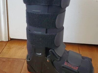 XcelTrax Medical Ankle walking,fracture boot Small
